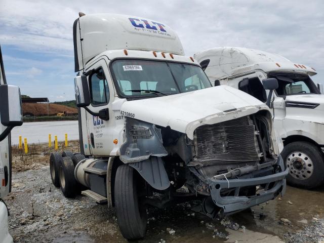  Salvage Freightliner Cascadia 1