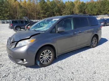  Salvage Toyota Sienna