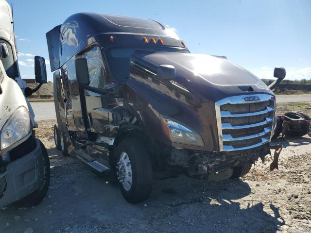  Salvage Freightliner Cascadia 1