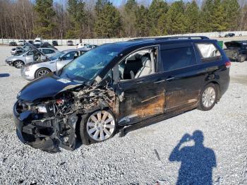  Salvage Toyota Sienna