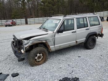  Salvage Jeep Cherokee