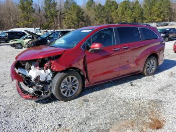  Salvage Toyota Sienna