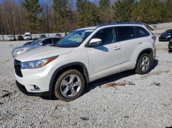  Salvage Toyota Highlander