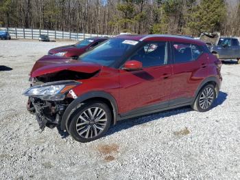  Salvage Nissan Kicks