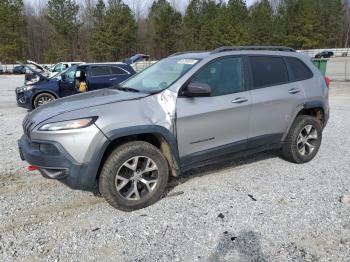  Salvage Jeep Cherokee