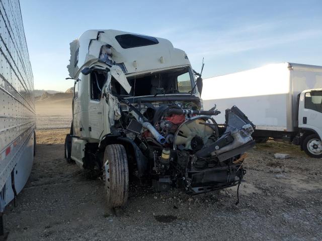  Salvage Volvo Vnl