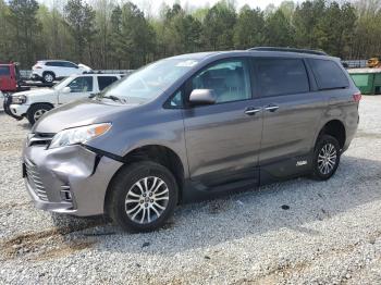  Salvage Toyota Sienna
