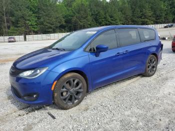  Salvage Chrysler Pacifica