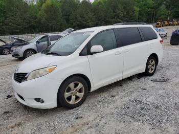  Salvage Toyota Sienna
