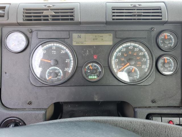 Freightliner Cascadia 1 Image 2