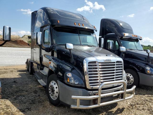  Salvage Freightliner Cascadia 1