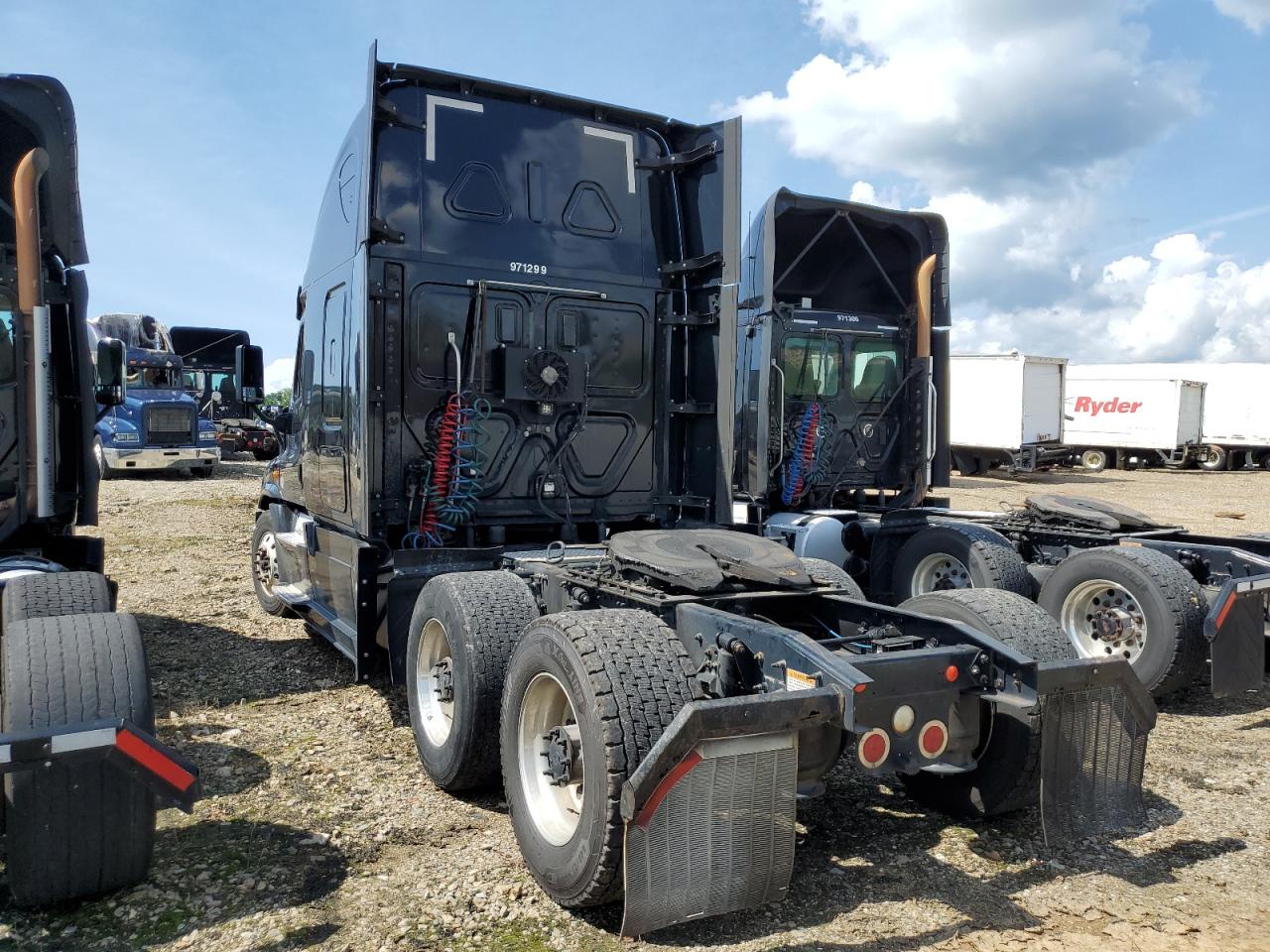 Freightliner Cascadia 1 Image 2