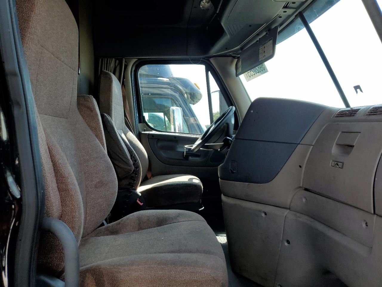 Freightliner Cascadia 1 Image 7