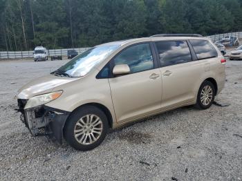  Salvage Toyota Sienna