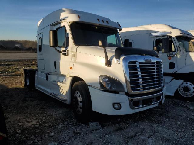  Salvage Freightliner Cascadia 1