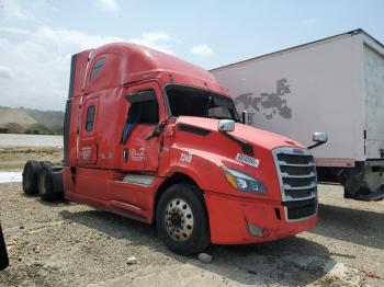  Salvage Freightliner Cascadia 1