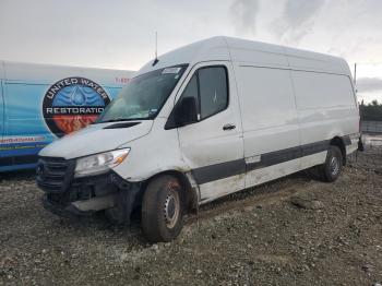 Salvage Mercedes-Benz Sprinter