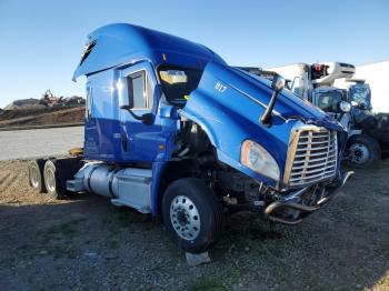 Salvage Freightliner Cascadia 1