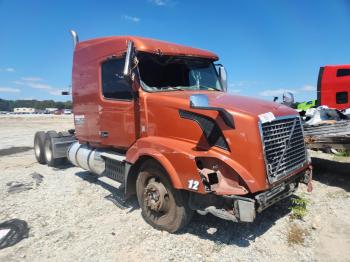  Salvage Volvo Vnl