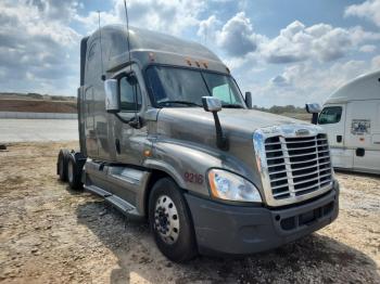  Salvage Freightliner Cascadia