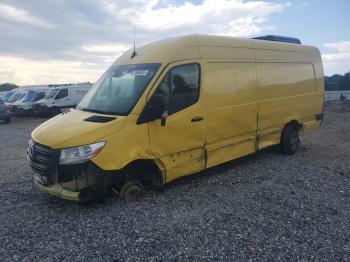  Salvage Mercedes-Benz Sprinter