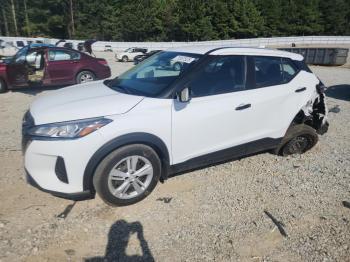  Salvage Nissan Kicks