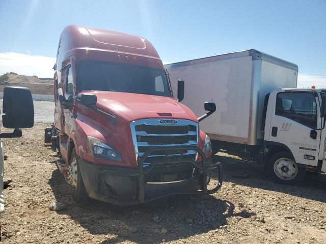  Salvage Freightliner Cascadia 1