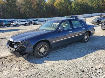  Salvage Lincoln Towncar