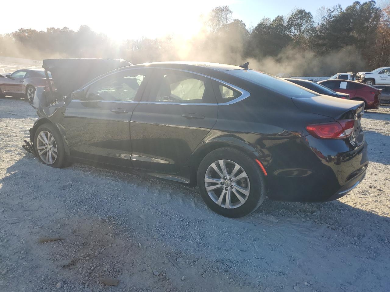 Chrysler 200 Limited Image 2