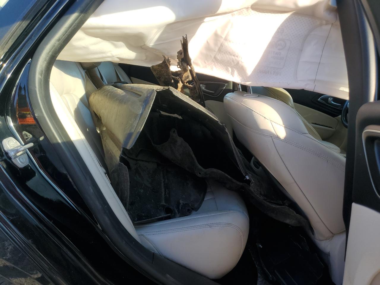 Chrysler 200 Limited Image 6