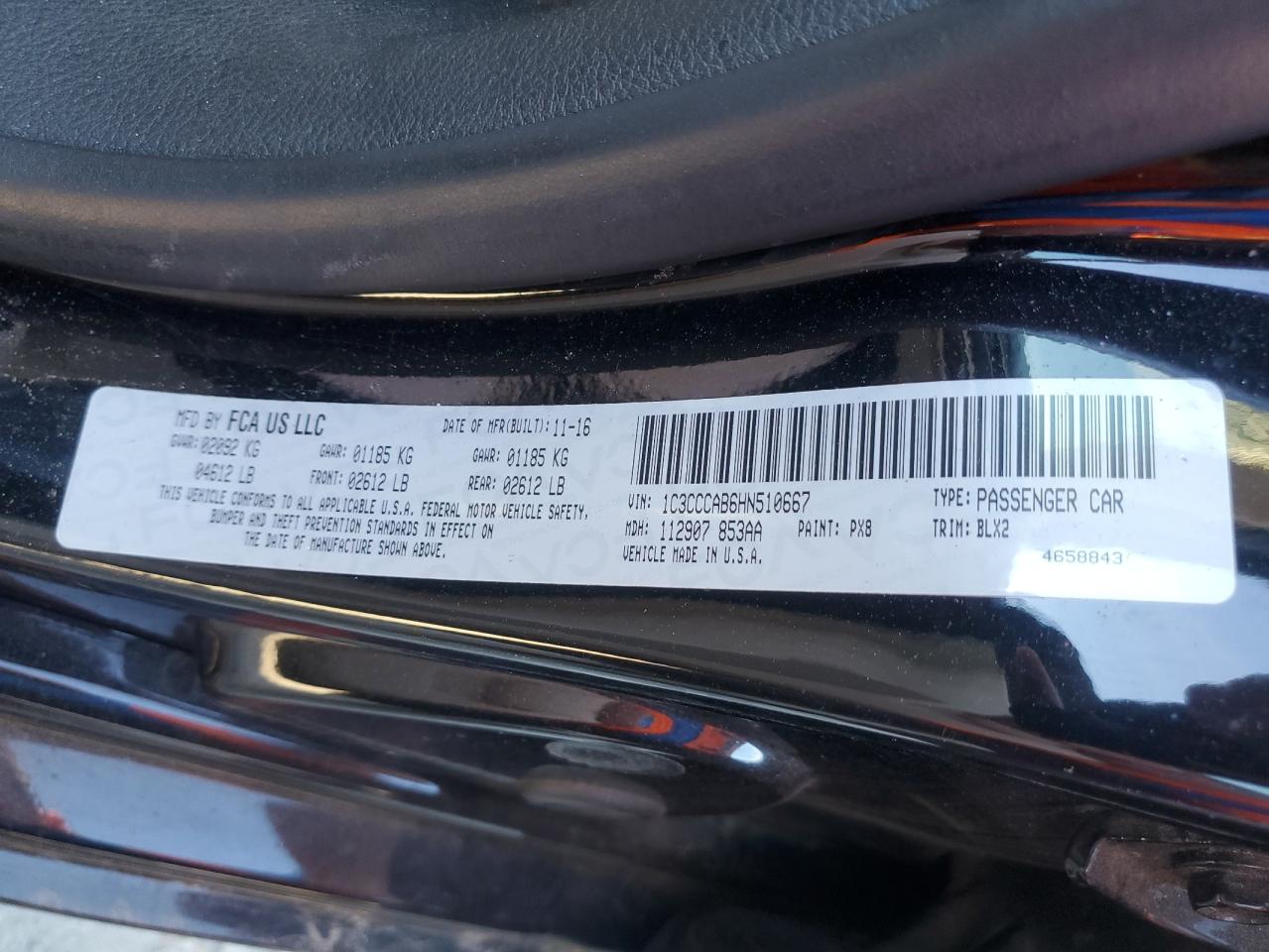 Chrysler 200 Limited Image 11