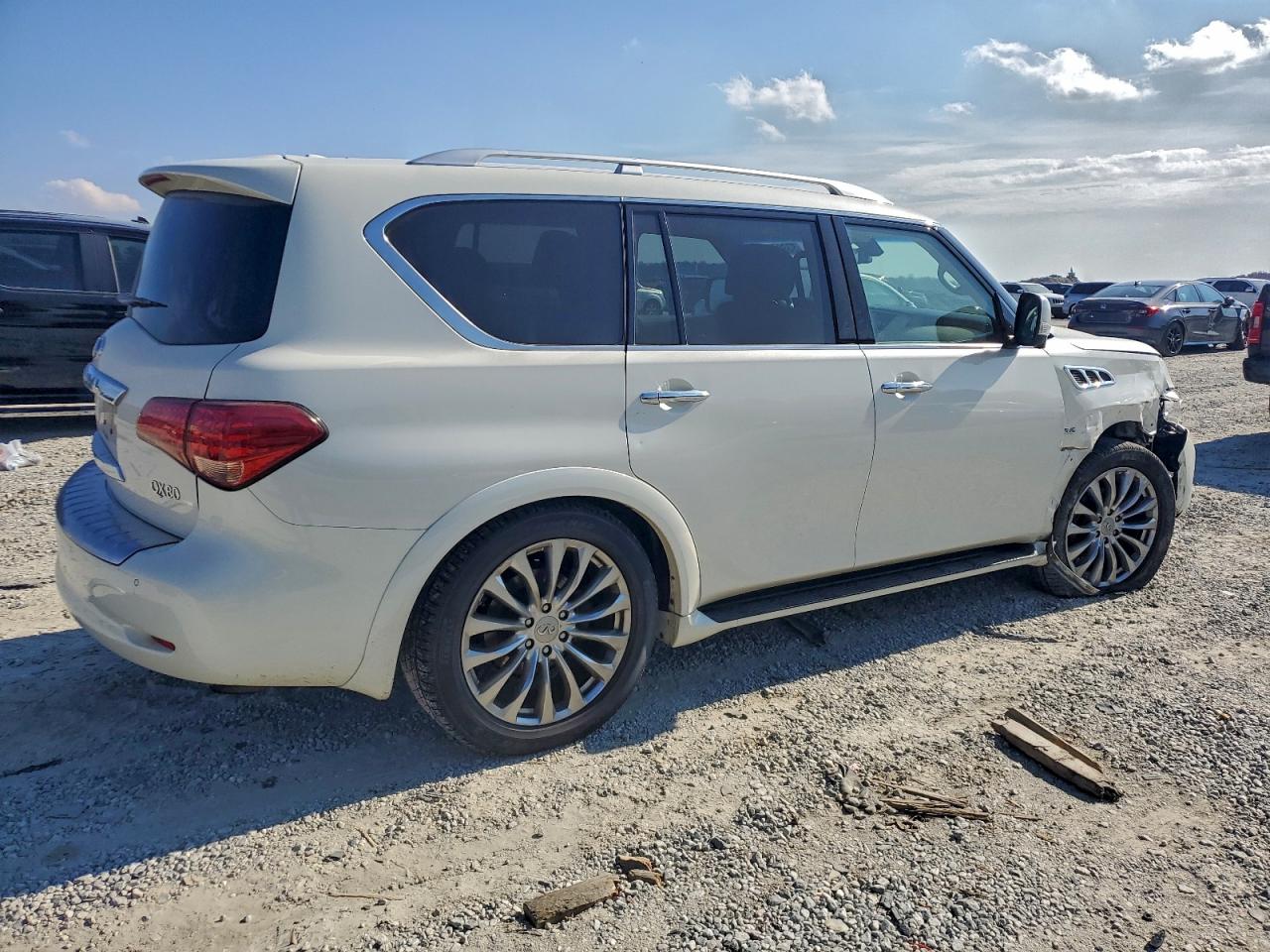 INFINITI Qx Base Image 12