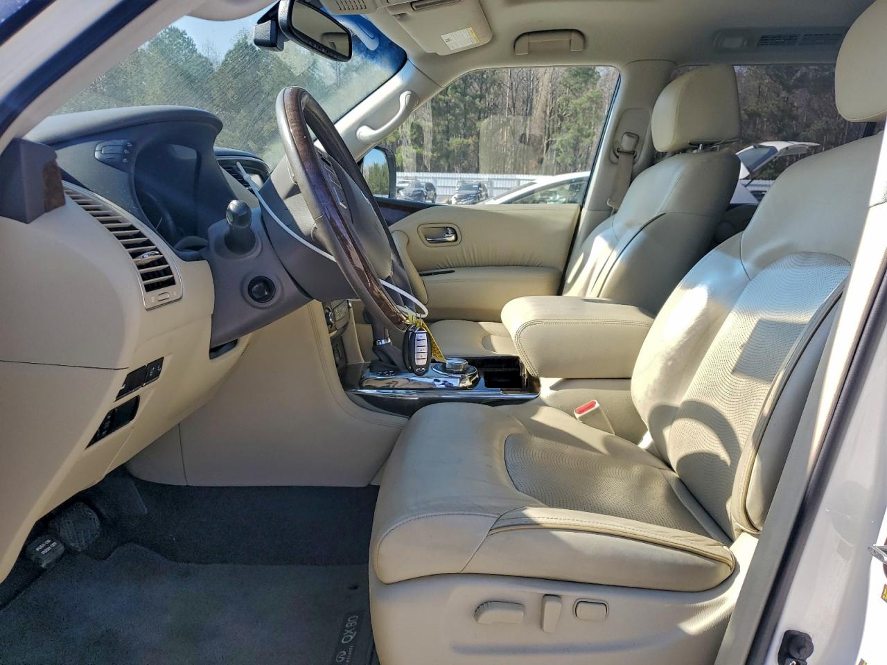 INFINITI Qx Base Image 5