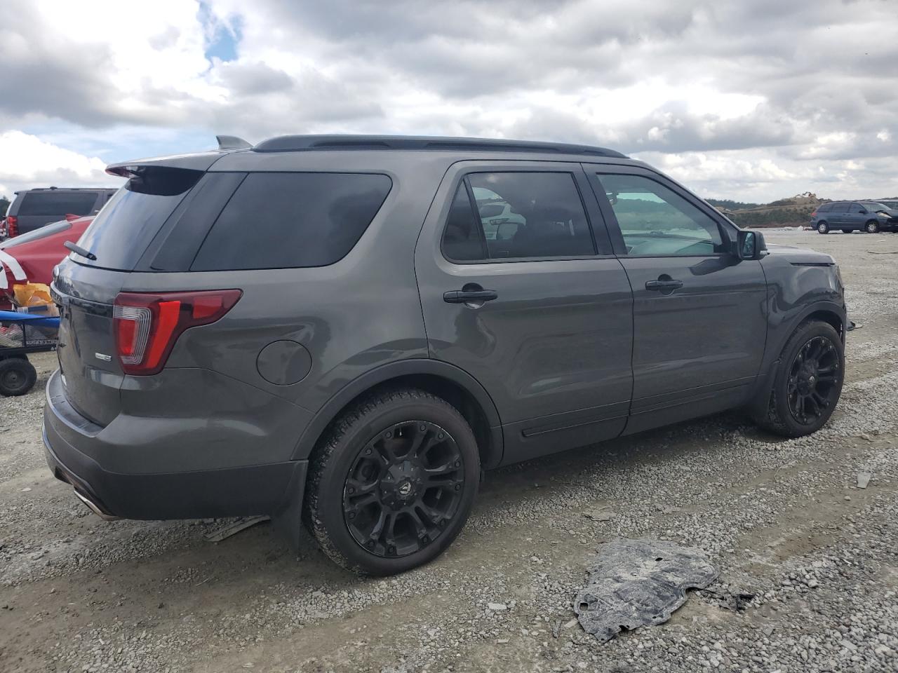 Ford Explorer Sport Image 9