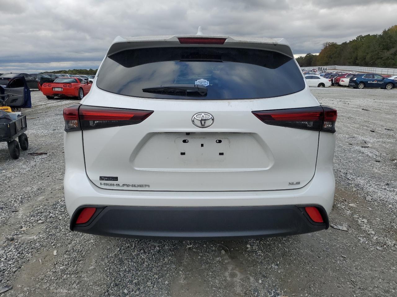 Toyota Highlander Le Image 3