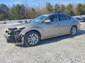  Salvage Nissan Altima