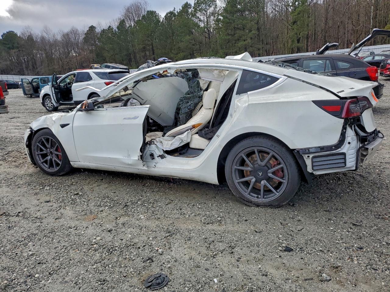 Tesla Model 3 Image 3