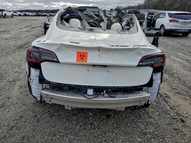 Tesla Model 3 Image 10