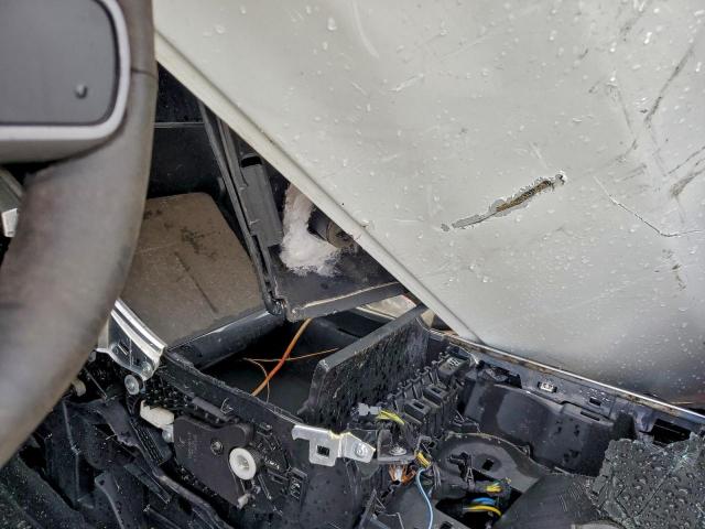 Tesla Model 3 Image 4