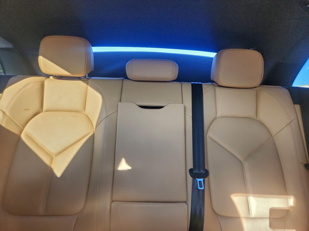 Porsche Macan Image 10