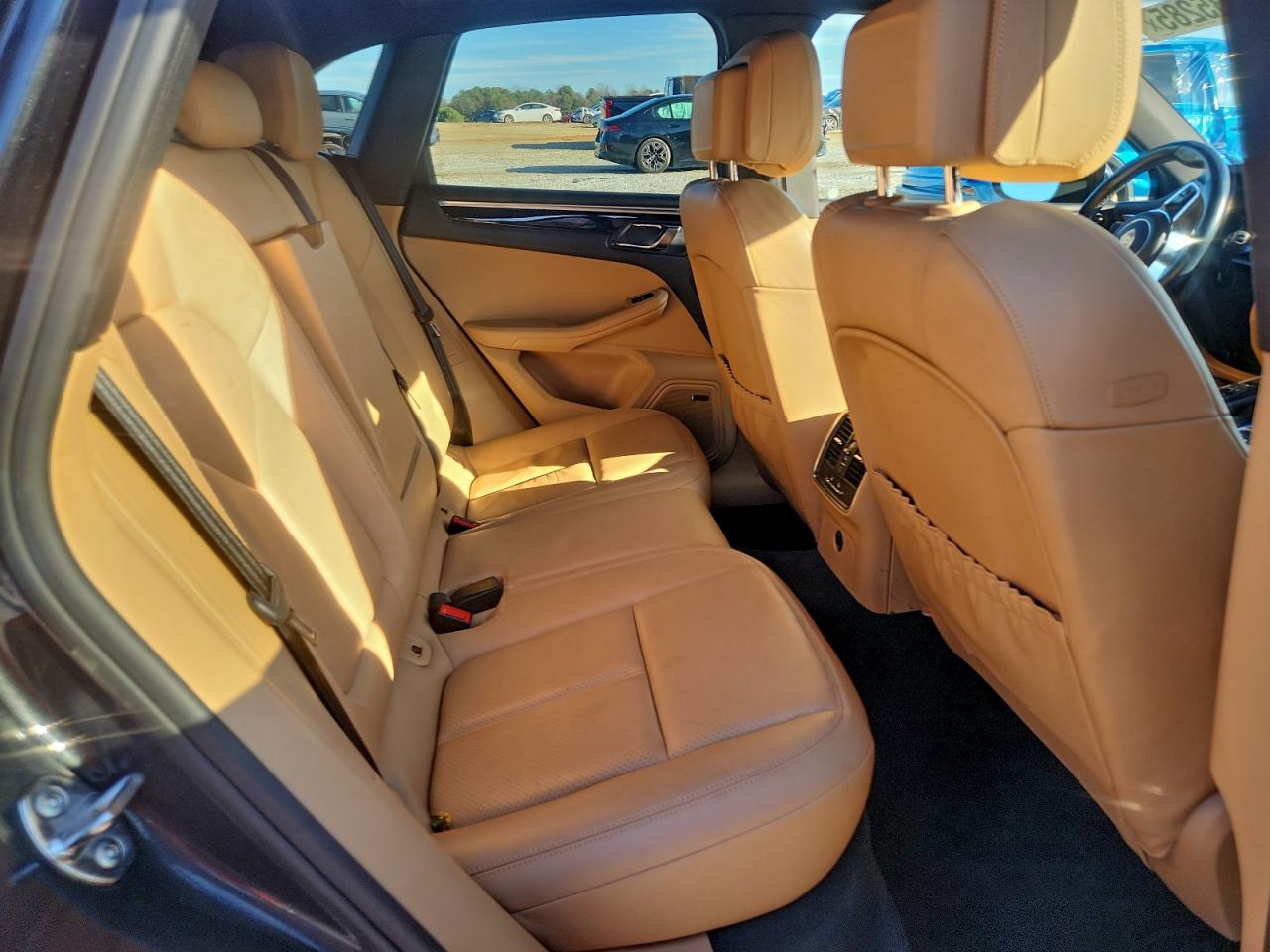 Porsche Macan Image 4