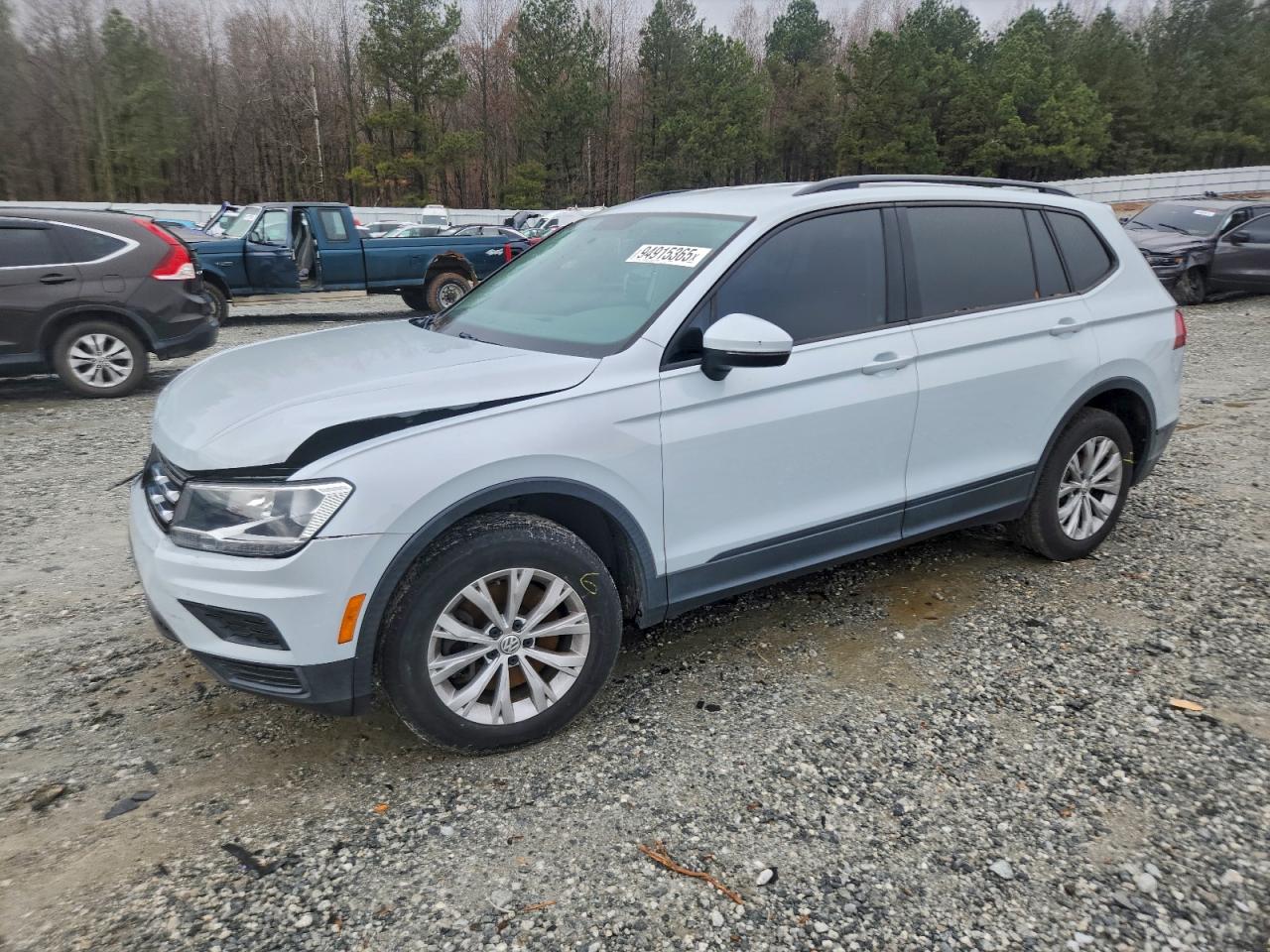 Volkswagen Tiguan S Image 1