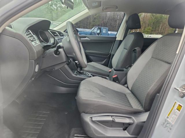 Volkswagen Tiguan S Image 3