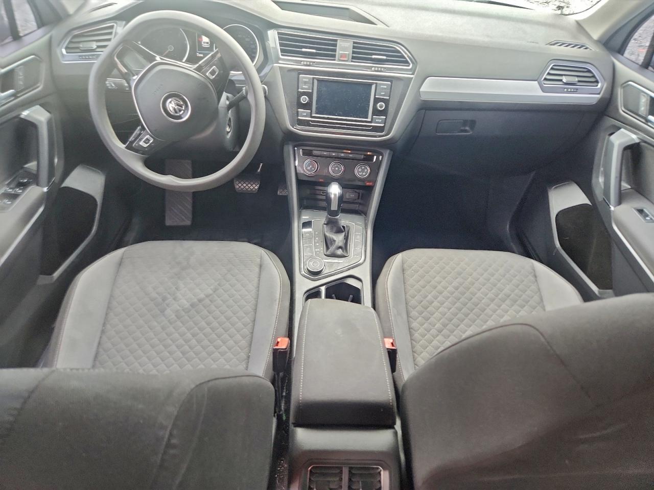 Volkswagen Tiguan S Image 7