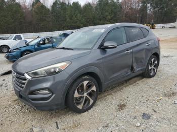  Salvage Hyundai TUCSON
