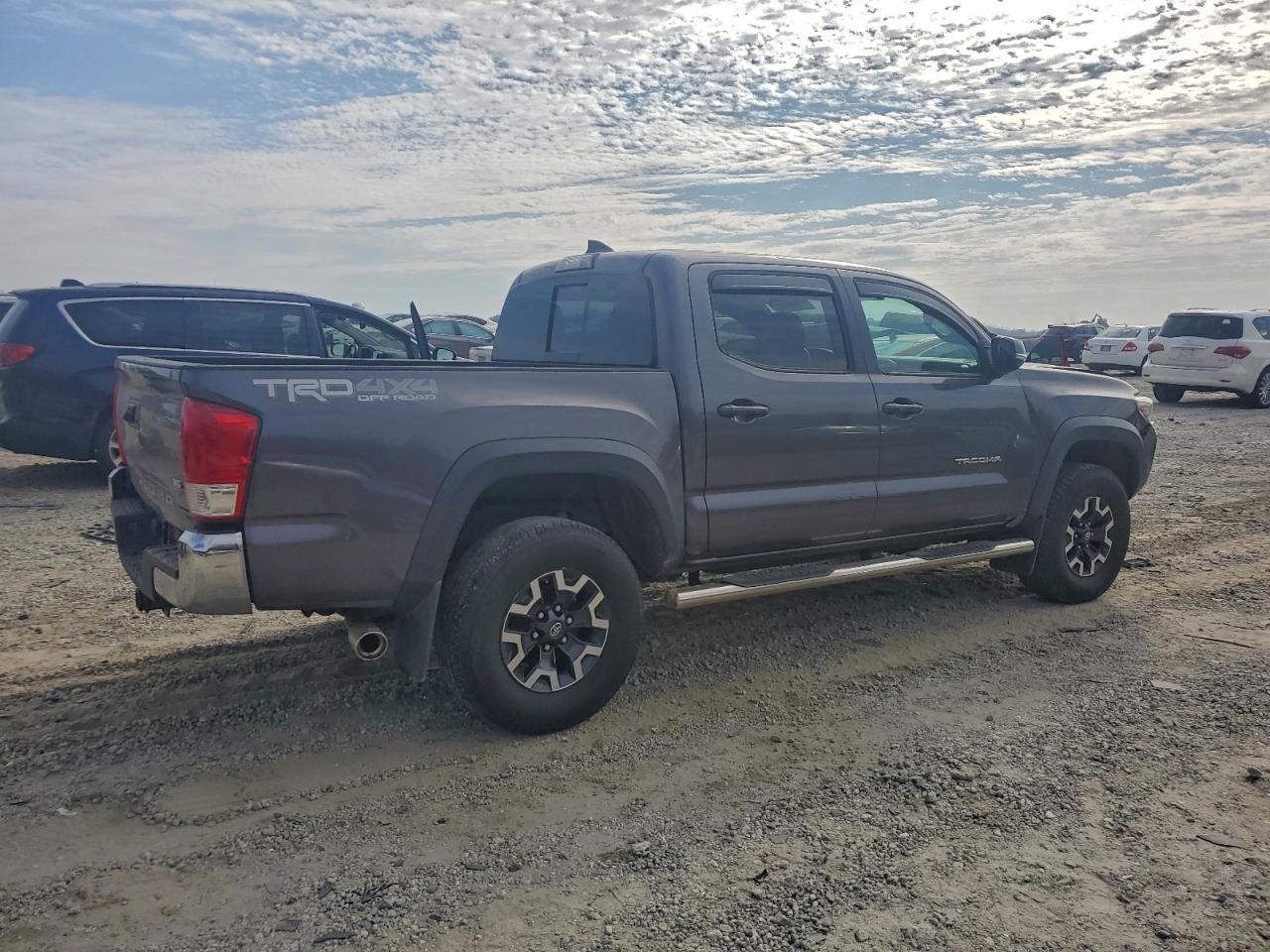 Toyota Tacoma Double Cab Image 7