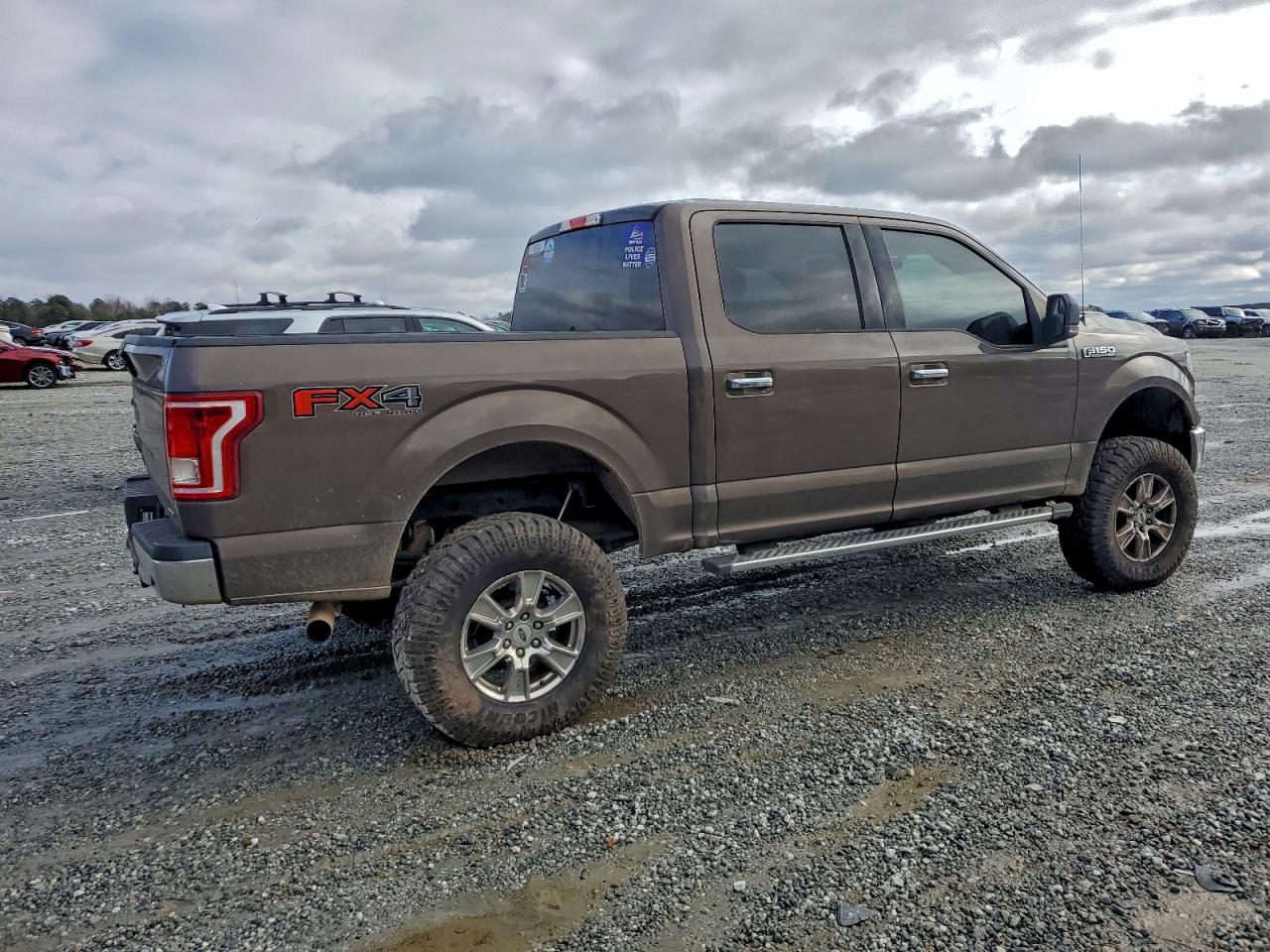 Ford F-150 Supercrew Image 3