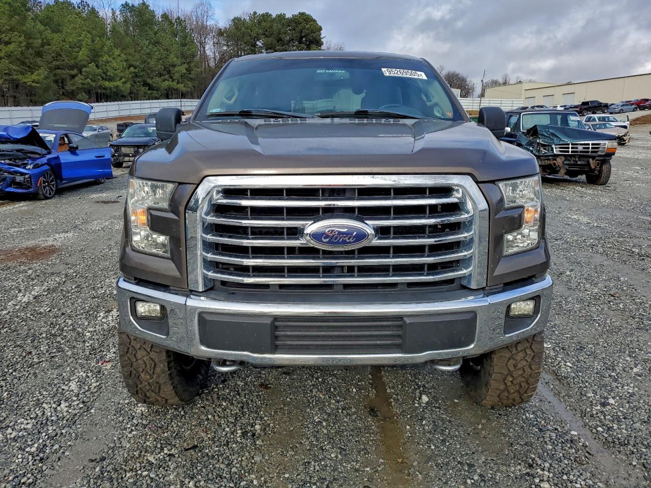 Ford F-150 Supercrew Image 11