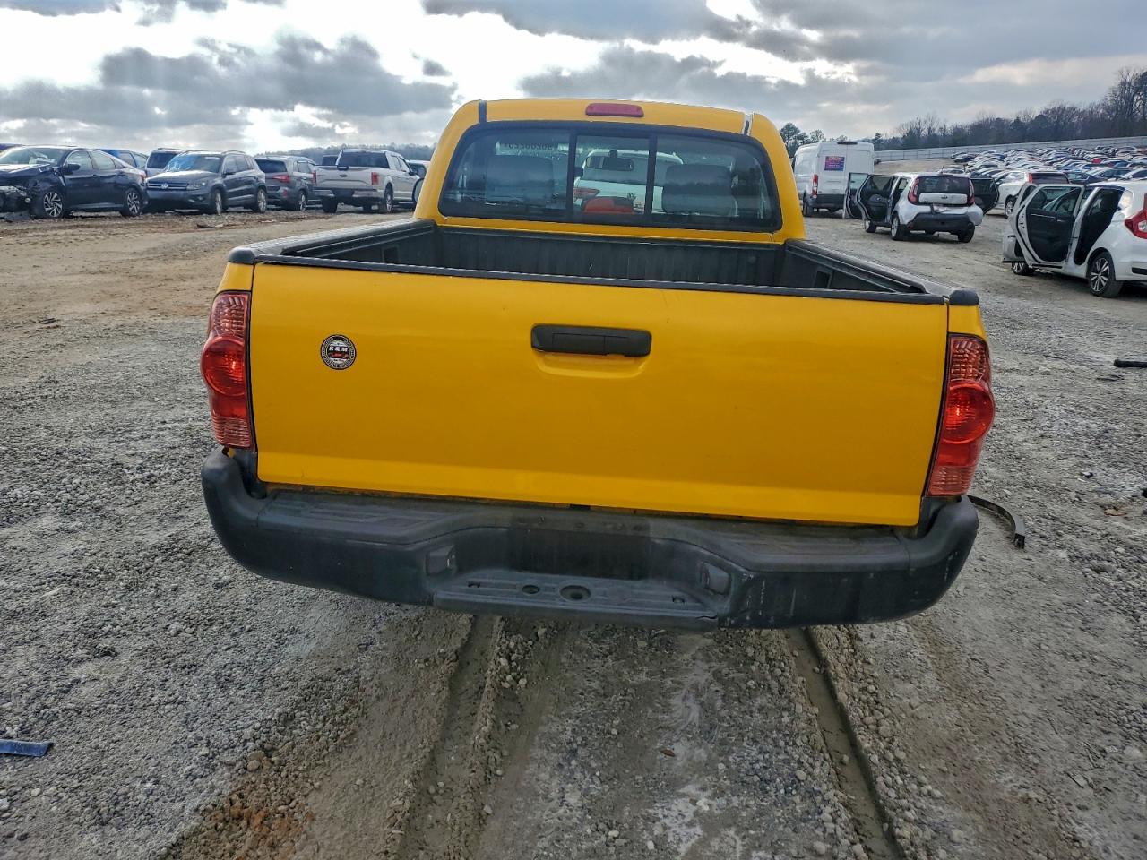 Toyota Tacoma Image 3