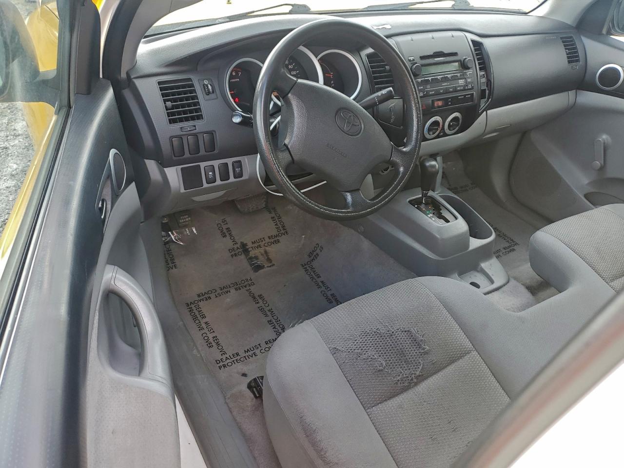 Toyota Tacoma Image 6